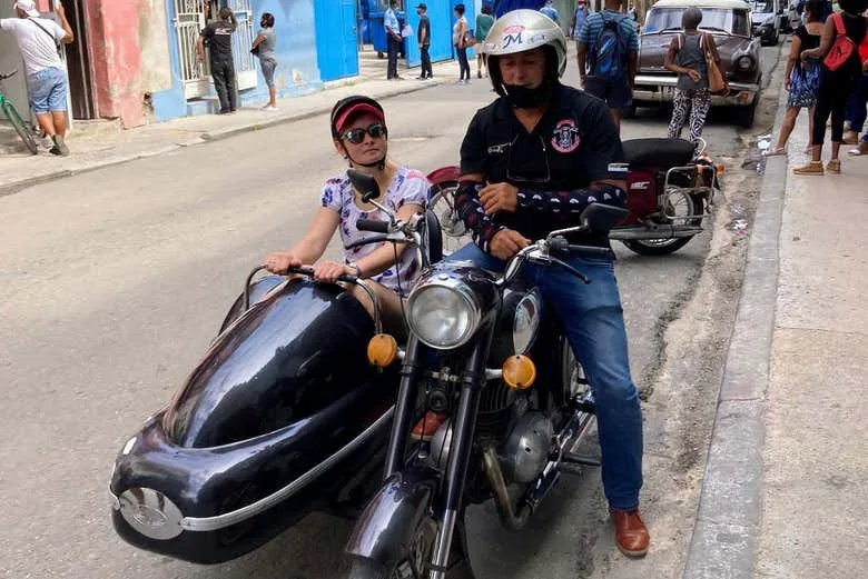 Classic or sidecar motorcycle tour in havana (freetour available)
